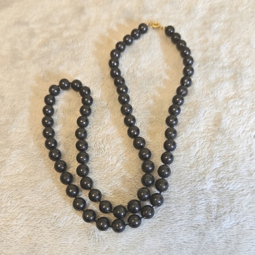 #009 Vintage Elegant Black Beaded Necklace
